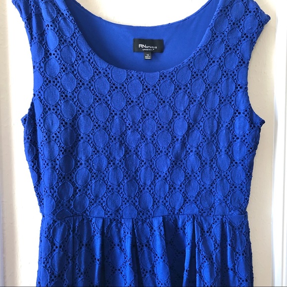 Blue sleeveless lace overlay dress - Picture 2 of 6